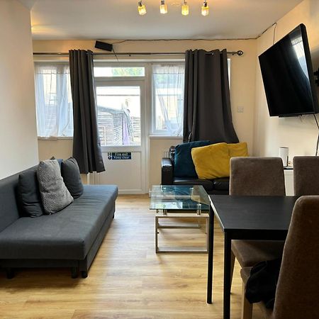 London Deluxe 6 Bedroom House Dagenham Exterior foto