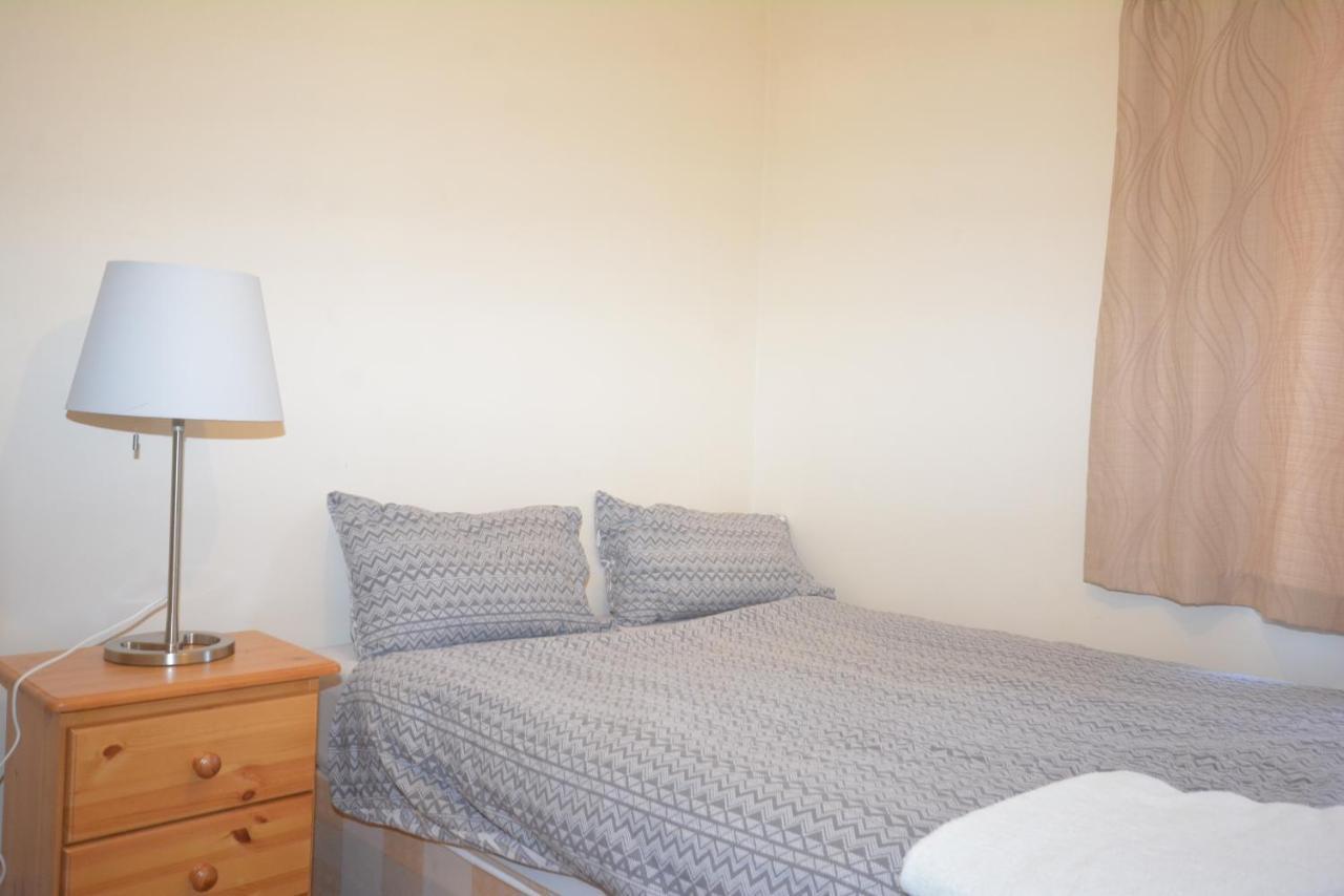 London Deluxe 6 Bedroom House Dagenham Exterior foto