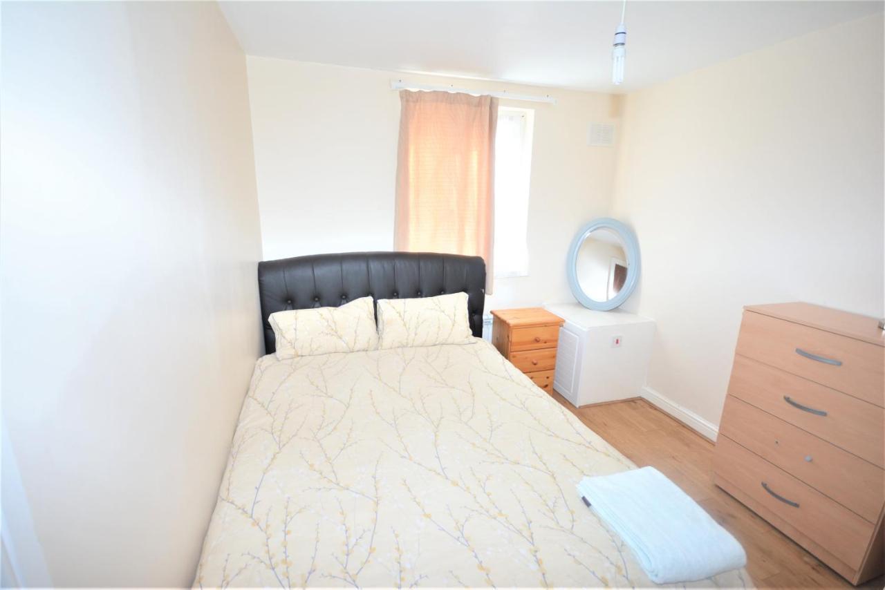 London Deluxe 6 Bedroom House Dagenham Exterior foto